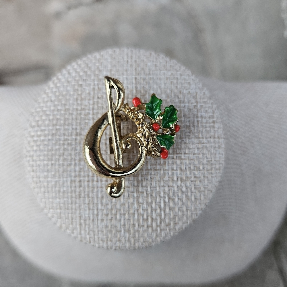 Vintage Gold and Green Holly Music Note Treble Brooch Women's Accessory Holiday